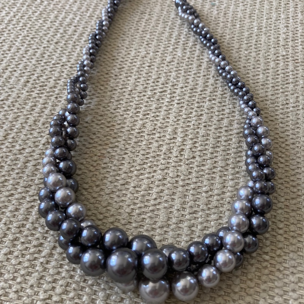 Vintage Roman signed shades of grey Pearl Twist Necklace Timeless